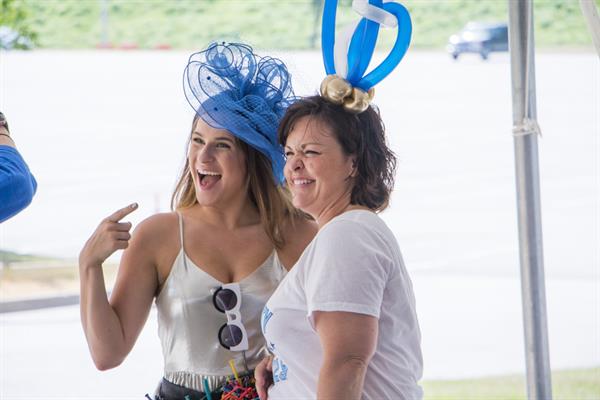 E-Day at the K: Molly Balloons creates balloon hat couture for Jenny Miller